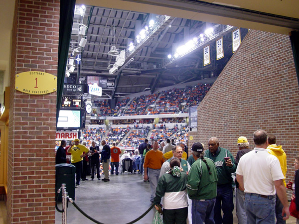 Illini - Spartans - Conseco Fieldhouse - Big Ten Tournament