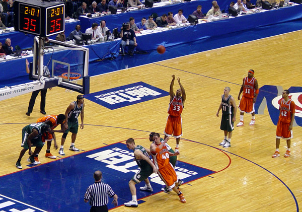 Illini - Spartans - Conseco Fieldhouse - Big Ten Tournament