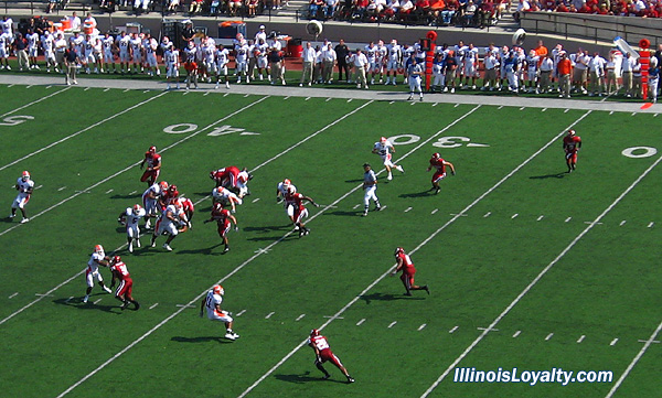 2nd quarter.  Rashard Mendenhall runs for 8 yards.