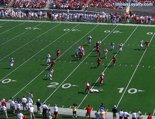 Troy Pollard runs for 16 yards.