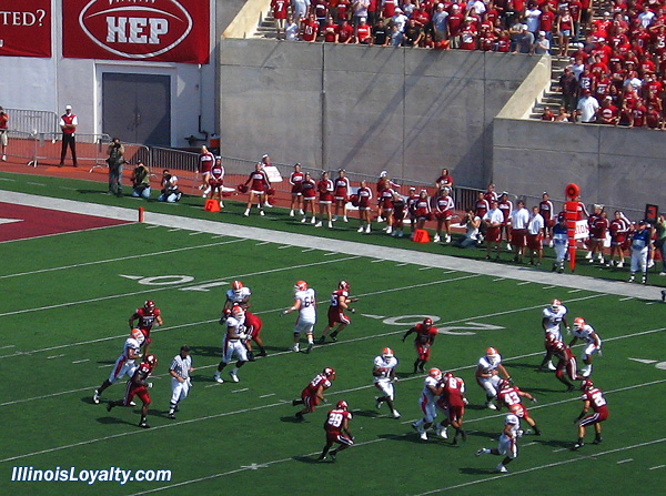 Juice Williams runs for 15 yards.