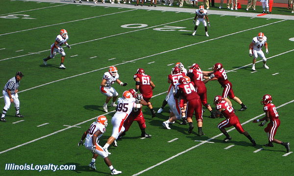 Bryan Payton runs for 20 yards.