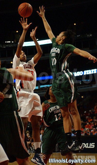 Chelsea Gordon scored 10 points a had 7 rebounds against CSU.