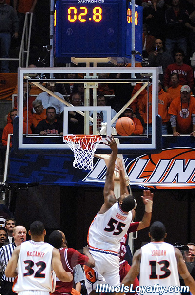 With the score tied, Shaun Pruitt is fouled by Eric Gordon with 2 seconds left - College Basketball - Indiana at Illinois