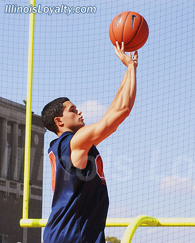Illinois - The World's Biggest Basketball Practice
