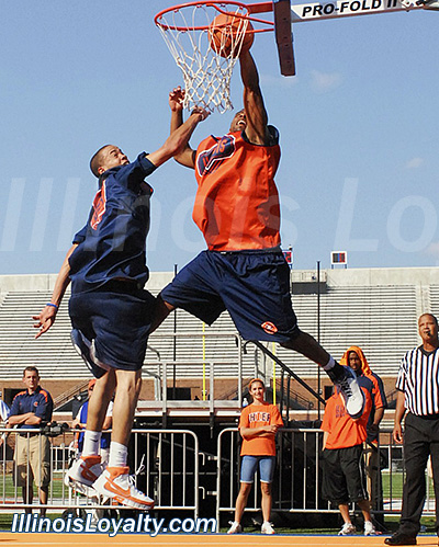Illinois - The World's Biggest Basketball Practice