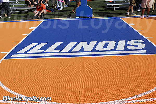 Illinois - The World's Biggest Basketball Practice