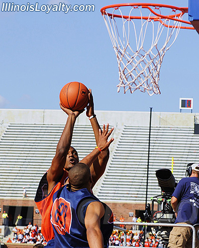 Illinois - The World's Biggest Basketball Practice