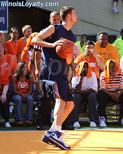 Illinois - The World's Biggest Basketball Practice