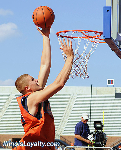 Illinois - The World's Biggest Basketball Practice