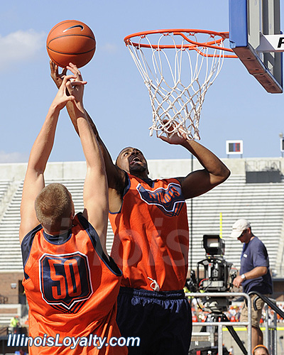 Illinois - The World's Biggest Basketball Practice