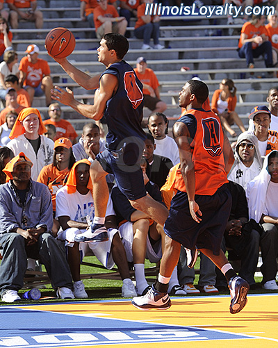 Illinois - The World's Biggest Basketball Practice
