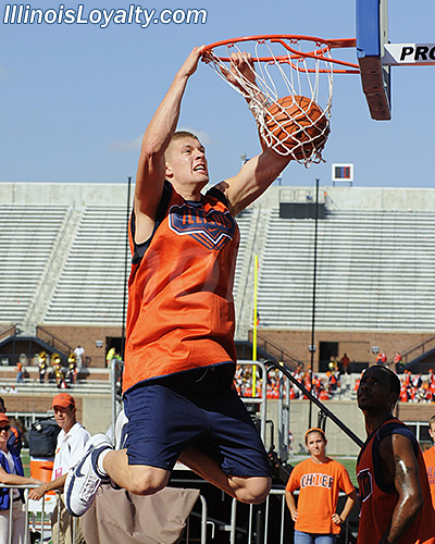 Illinois - The World's Biggest Basketball Practice