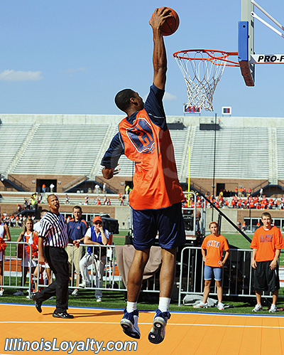 Illinois - The World's Biggest Basketball Practice