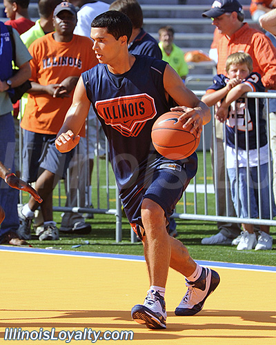 Illinois - The World's Biggest Basketball Practice