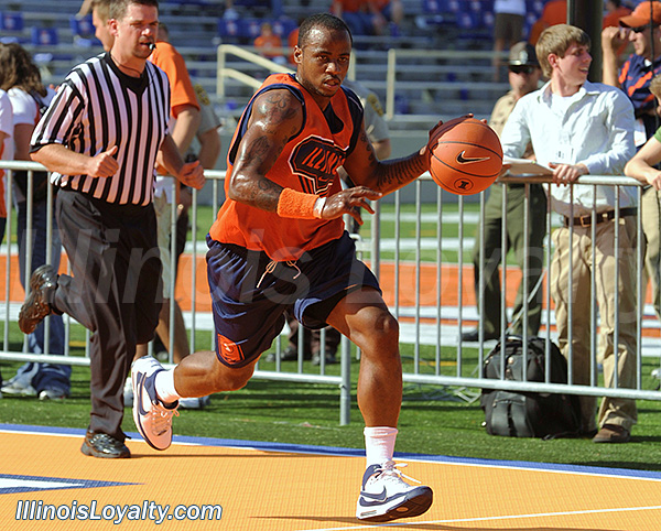 Illinois - The World's Biggest Basketball Practice