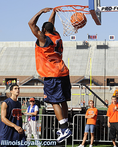 Illinois - The World's Biggest Basketball Practice