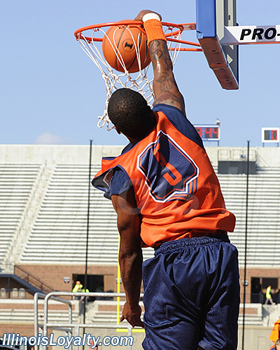 Illinois - The World's Biggest Basketball Practice