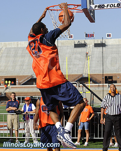 Illinois - The World's Biggest Basketball Practice