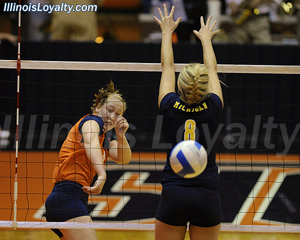 Illinois Fighting Illini Volleyball - Huff Hall