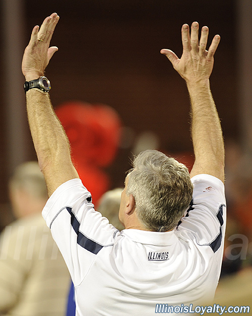 Illinois Fighting Illini football vs Iowa Hawkeyes