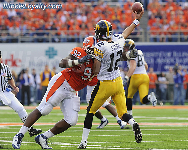 Josh Brent knocks down Ricky Stanzi - Illinois Fighting Illini football vs Iowa Hawkeyes