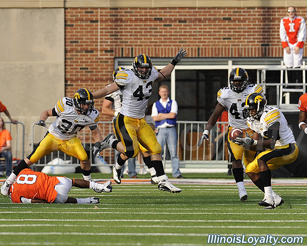 Illinois Fighting Illini football vs Iowa Hawkeyes