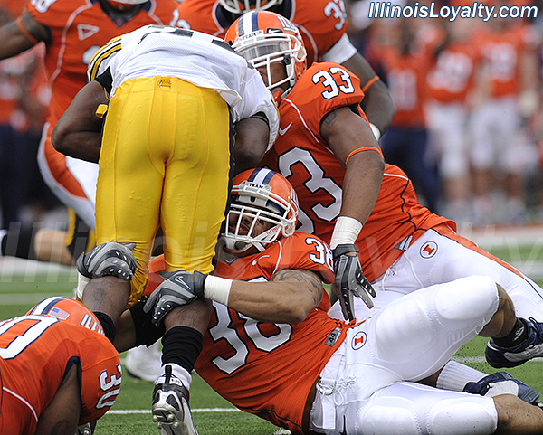 Illinois Fighting Illini football vs Iowa Hawkeyes