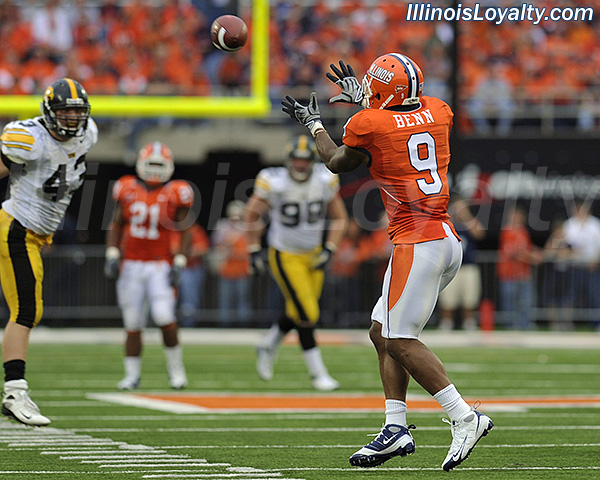 Illinois Fighting Illini football vs Iowa Hawkeyes