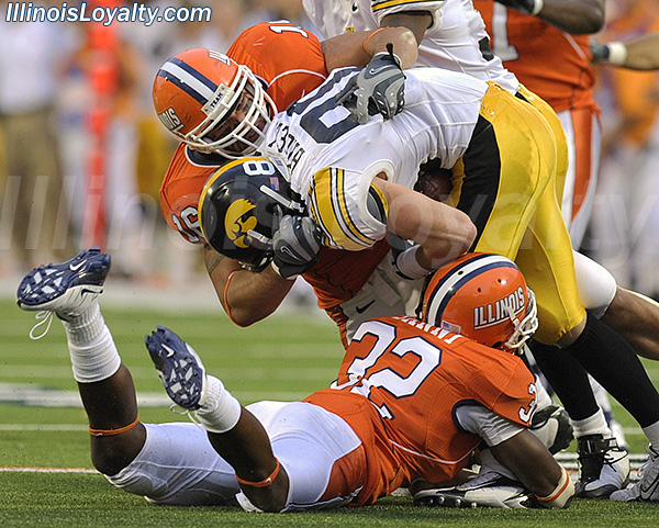 Michael Hoomanawanui and Supo Sanni - Illinois Fighting Illini football vs Iowa Hawkeyes