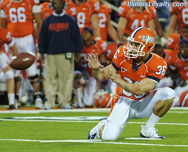 Illinois Fighting Illini football vs Iowa Hawkeyes