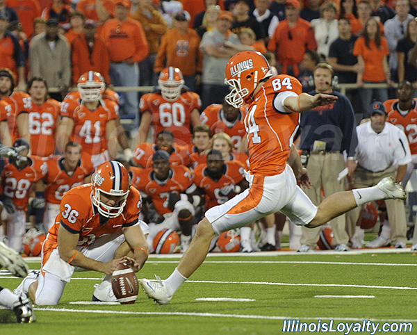 Illinois Fighting Illini football vs Iowa Hawkeyes