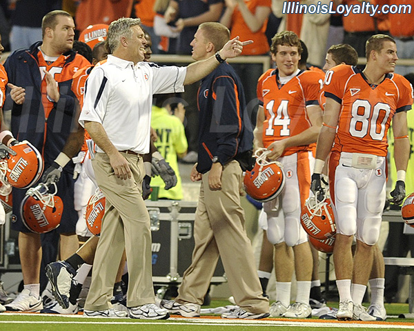 Illinois Fighting Illini football vs Iowa Hawkeyes