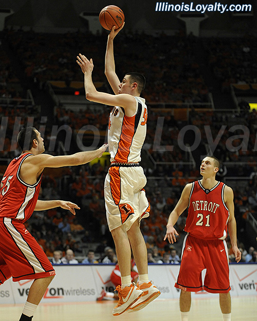 Mike Tisdale: Fighting Illini Basketball vs Detroit Mercy