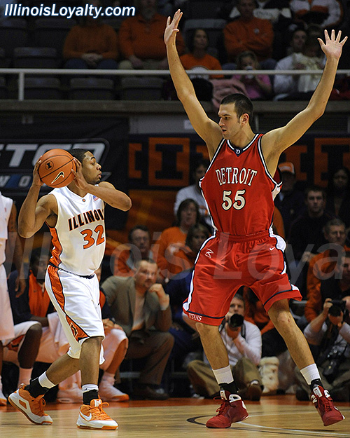 Demetri McCamey: Fighting Illini Basketball vs Detroit Mercy