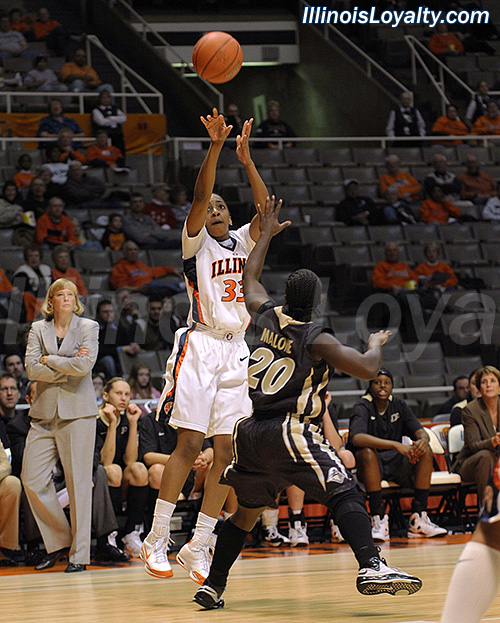 Chelsea Gordon - Illini Women's Basketball