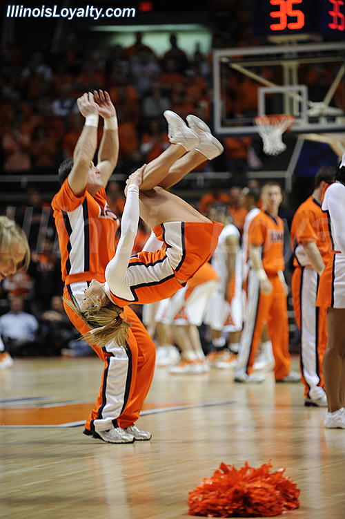 Illini basketball: Cheerleaders