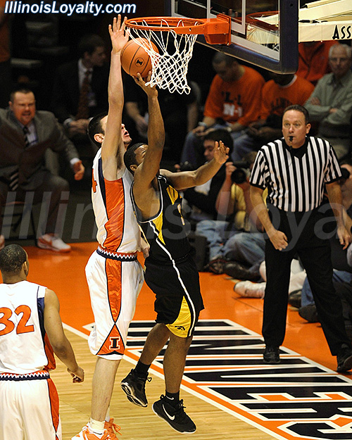 Fighting Illini Basketball: Tisdale defends