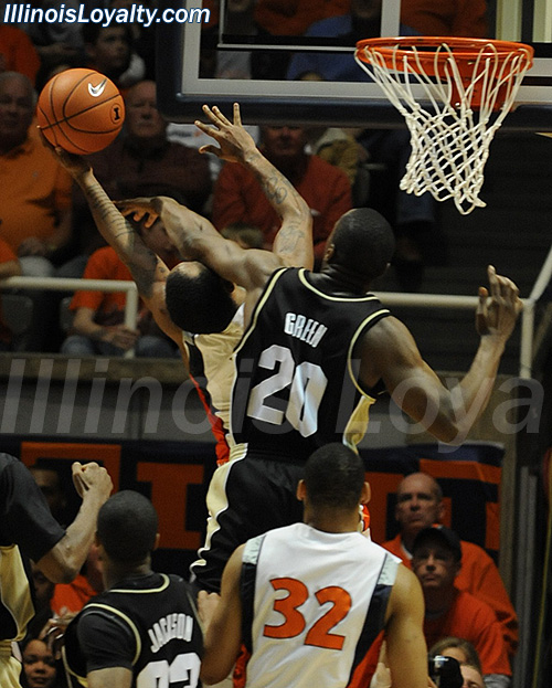 Fighting Illini Basketball: Chester Frazier draws more contact