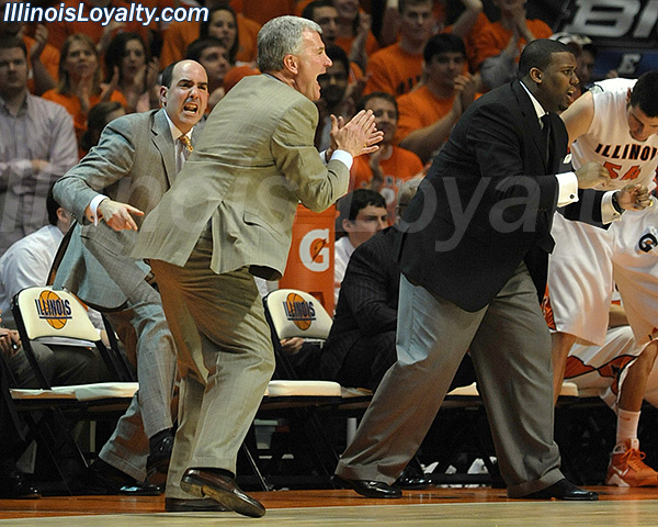 Fighting Illini Basketball: Jay Price, Bruce Weber, and Jerrance Howard applaud