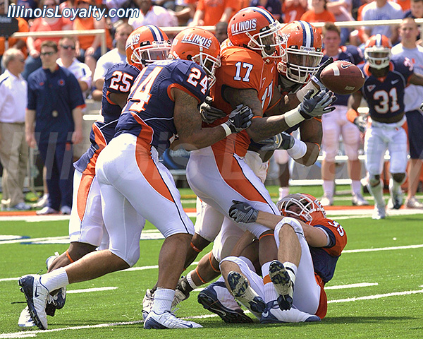 Illini football - Bo Flowers and others apply defense on Jeff Cumberland