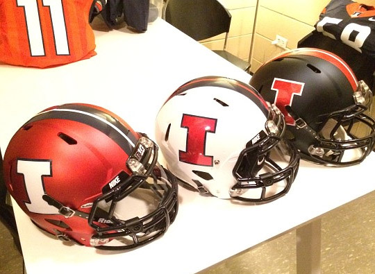 illini-football-helmets-new.jpg