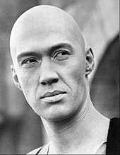 170px-David_Carradine_as_Caine_from_Kung_Fu_-_c._1972–1975.jpg