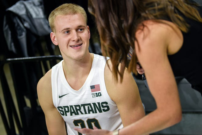 9aab0d1b-92c5-47d0-994a-23d139fc9fa4-191015_msu_bball_media_038a.jpg