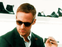 tenor (16).gif
